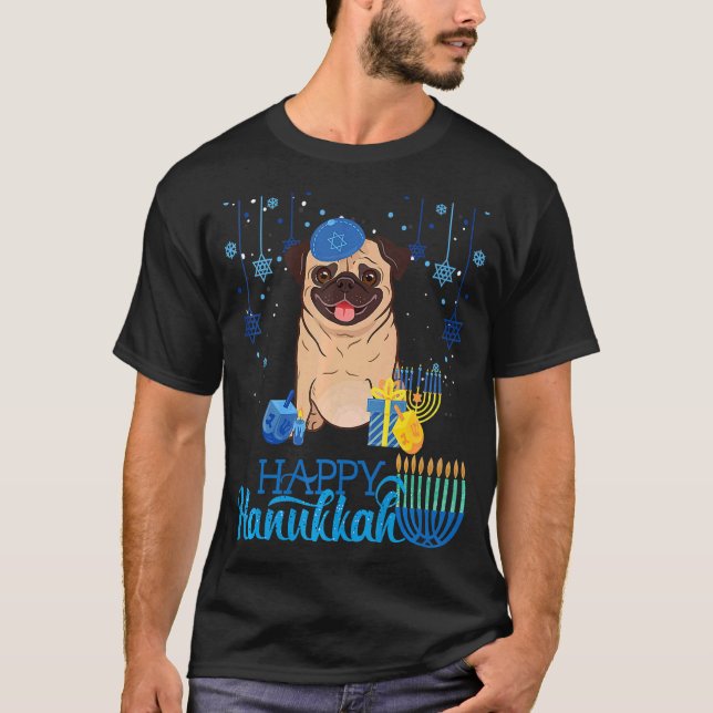 Jewish Pug Hund Menorah Hat Chanukah Hanukkah Jewi T Shirt (Framsida)