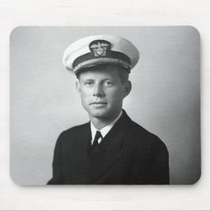 JFK som ha på sig hans enhetliga marin Musmatta