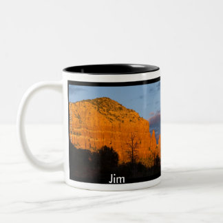Jim på den glödande röda stenmuggen för Moonrise Två-Tonad Mugg