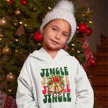 Jingle Jingle Vintage Guld Klockor & Holly T Shirt<br><div class="desc">Lägg till en festlig beröring till din helgdag-gardin med den här vintage-inspirerade jult-tröjan. Utformningen av 60:s-stil-klockor med hal och bär, vilket ger en nostalgisk vibe till ditt säsong firande. Ord-jingeln är uppspelt fyra gånger i ett retroteckensnitt och skapar en roligt och ett sansat utseende som är perfekten för att sprida...</div>