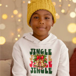 Jingle Jingle Vintage Guld Klockor & Holly T Shirt<br><div class="desc">Lägg till en festlig beröring till din helgdag-gardin med den här vintage-inspirerade jult-tröjan. Utformningen av 60:s-stil-klockor med hal och bär, vilket ger en nostalgisk vibe till ditt säsong firande. Ord-jingeln är uppspelt fyra gånger i ett retroteckensnitt och skapar en roligt och ett sansat utseende som är perfekten för att sprida...</div>