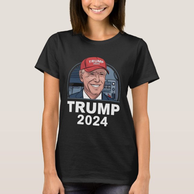 Joe Biden iklädd en Trump-hatt T Shirt (Framsida)