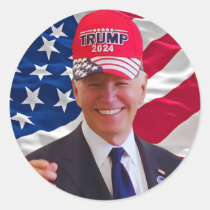 Joe biden Wearing A Trump Hat Runt Klistermärke