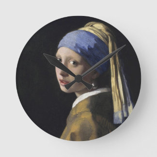 Johannes Vermeer - Flickan med pärlörhänget Rund Klocka