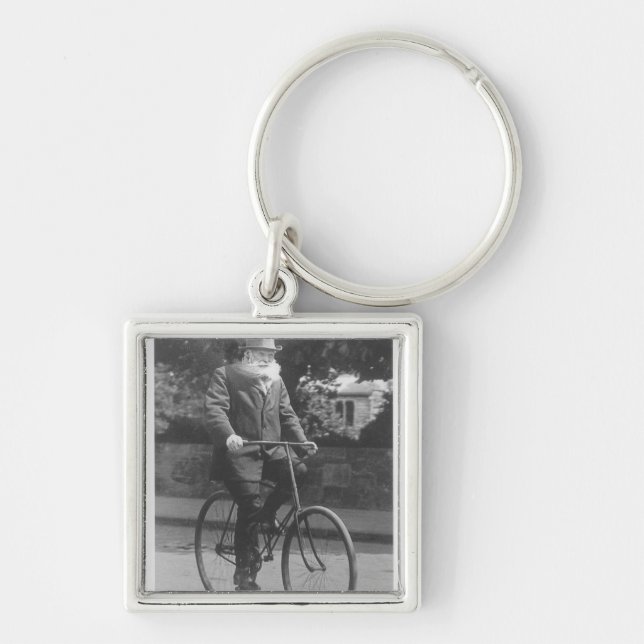 John Boyd Dunlop Fyrkantig Silverfärgad Nyckelring (Framsidan)