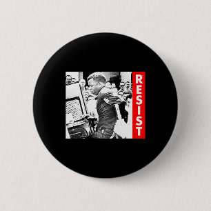 John Lewis - Resist Knapp