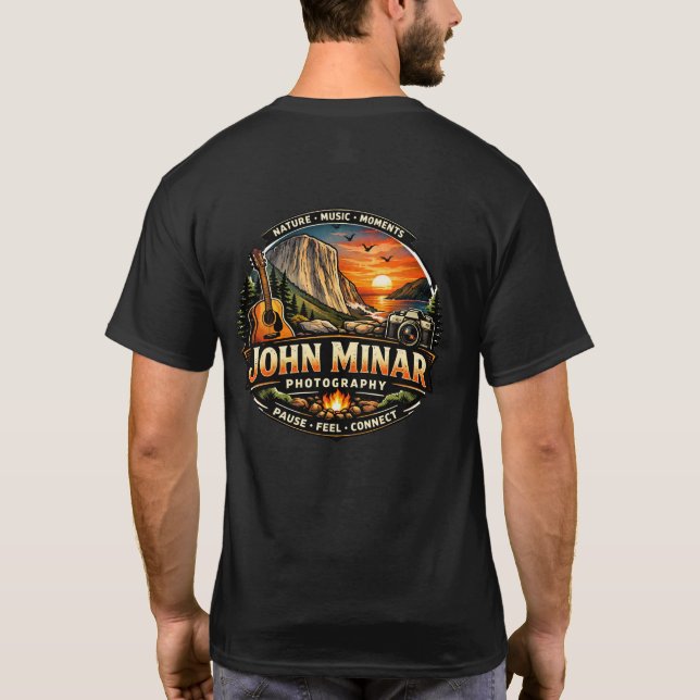 John Minar Fotografering & Musik  T Shirt (Baksida)