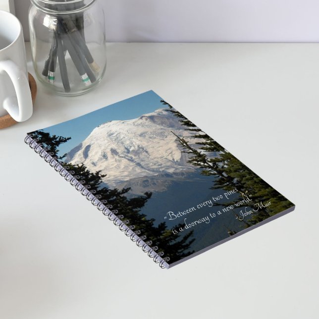 John Muir Citat Scenisk Mount Rainier  Anteckningsbok (In Situ)