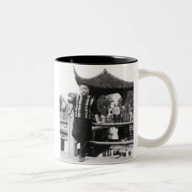 Johns mugg (Höger)