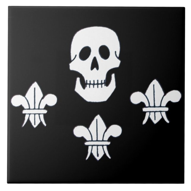 JOLLY ROGER SKULL OCH TRE LILIES FLAGGA KAKELPLATTA (Framsidan)