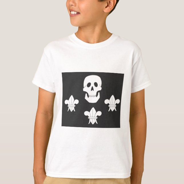 JOLLY ROGER SKULL OCH TRE LILIES FLAGGA TEE SHIRT (Framsida)