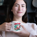 Jolly Santa Savoring a Frosty Brew Kaffemugg<br><div class="desc">Jultomten,  klädd i sitt koniska röda kostym,  sitter avslappnad i en stol,  håller en öl mugg och tar ett steg,  och utesluter en glad och festlig perfekt till en jul i juli firande.</div>