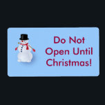 Jolly Snögubbe Fraktsedel<br><div class="desc">Juletiketter med Jolly Snögubbe,  klädda i en röd näsa i top hat,  färglös halsduk och ett rör för maj. Det här är helt anpassade etiketter till din julförpackning. Ändra meddelandet,  ändra bakgrunden till färg,  lägg till ditt namn för att visa vem det kommer från.</div>