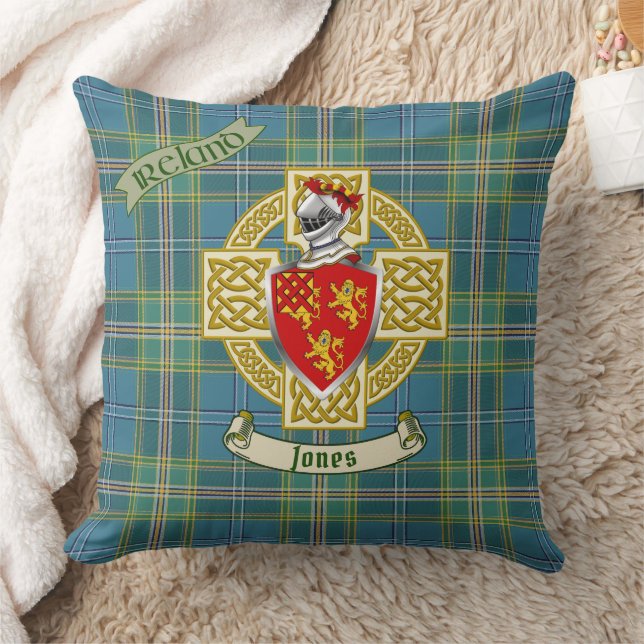 Jones Shield w/Ireland Blue Tartan Personlig Kudde (Filt)