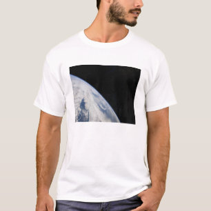 Jord horisont och svärta av utrymme tee shirt