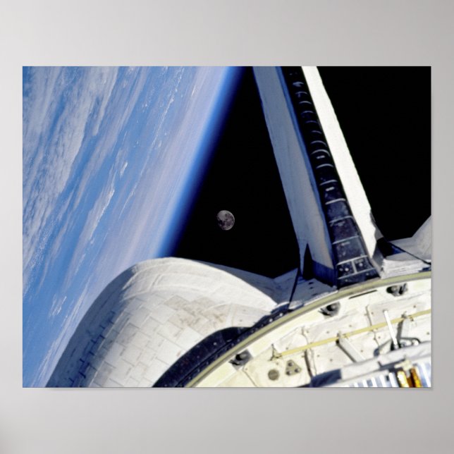 Jord och Måne från Space Shuttle Discovery Poster (Framsidan)