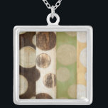 Jord Tone Wood Panel-målning med cirklar Silverpläterat Halsband<br><div class="desc">Skapat av Norman Wyatt, Jr., gjordes den här målningen med hjälp av den Fransk som är processaa, Giclee, för att spreja bläck droppar på en arbetsyta. Skaffa borttappad i koncentriska cirklar, smältning av jordens ton färg över målningen eller träpanelens utseende över biet. Ett underbart köp för alla som är intresserade...</div>