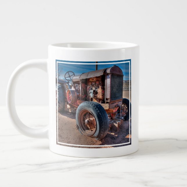 Jordbruk | Rusty Antique Tractor Jumbo Mugg (Vänster)