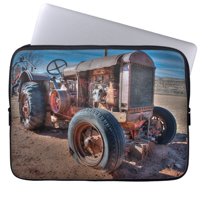 Jordbruk | Rusty Antique Tractor Laptop Fodral (Framsidan)