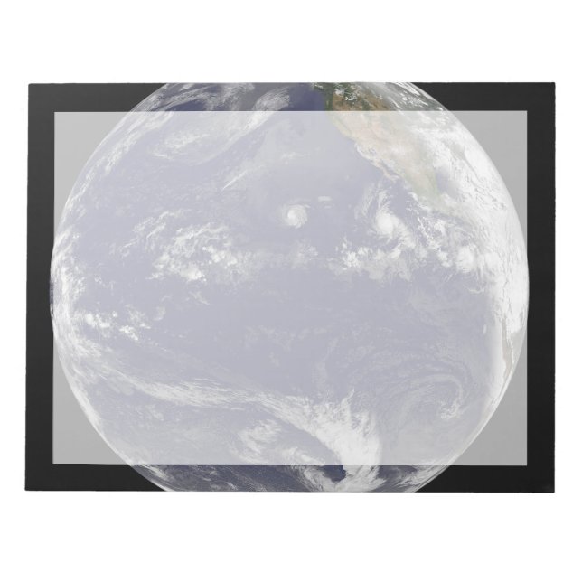 Jorden med tre tropiska cykloner i Stilla havet. Anteckningsblock (Framsida)