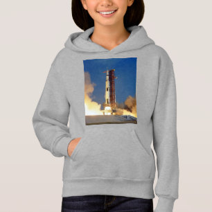 Jorden skakar när Saturn V bränner mot månen T Shirt