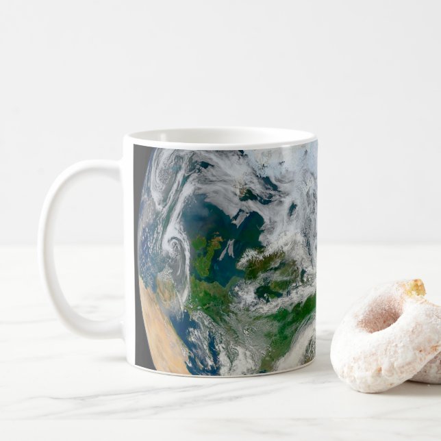 Jorden som visar Arktis, Europa och Asien. Kaffemugg (Med munk)