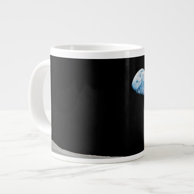 Jorden Stigning över Lunar Horizon. Jumbo Mugg (Framsida vänster)