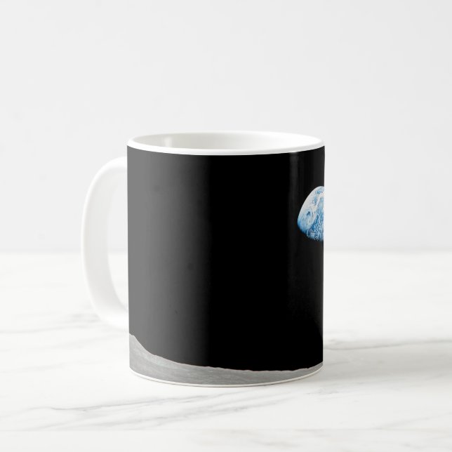 Jorden Stigning över Lunar Horizon. Kaffemugg (Framsida vänster)