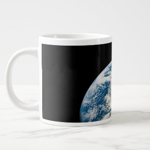 Jorden togs från Aollo 8-rymdfarkosten. Jumbo Mugg