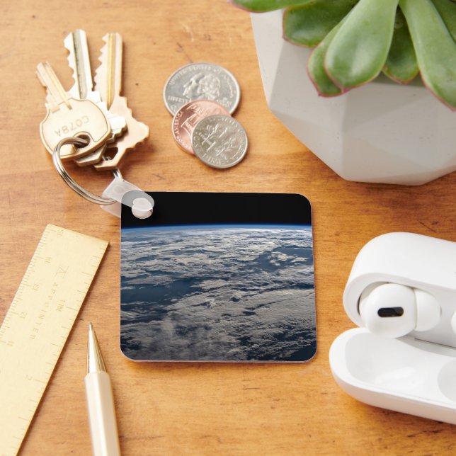 Jordens limb ovanför en grumlig Western Australien Nyckelring (Skrivbord)