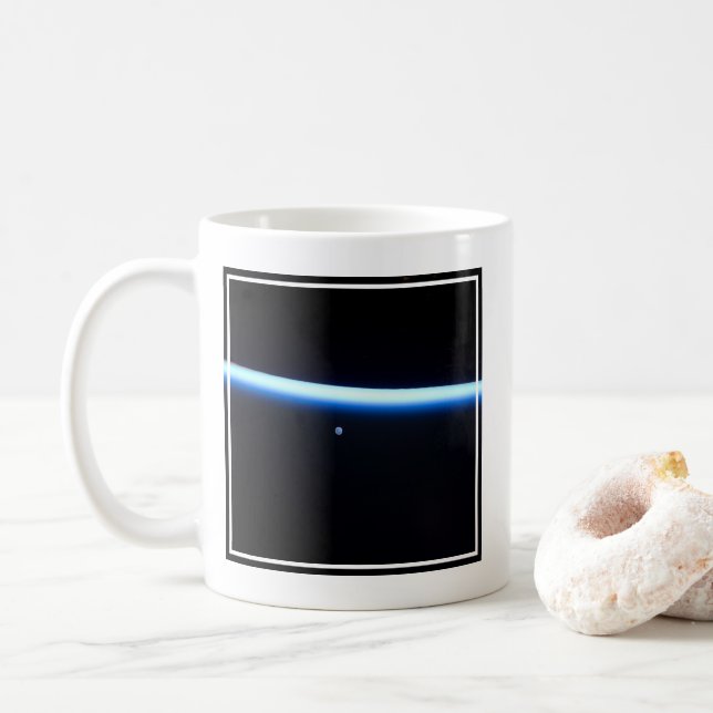 Jordens tunna atmosfär och ett gigantiskt Måne Kaffemugg (Med munk)