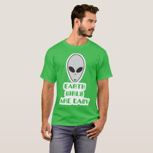 Jordflickor är den lätta främmande grå t-shirt
