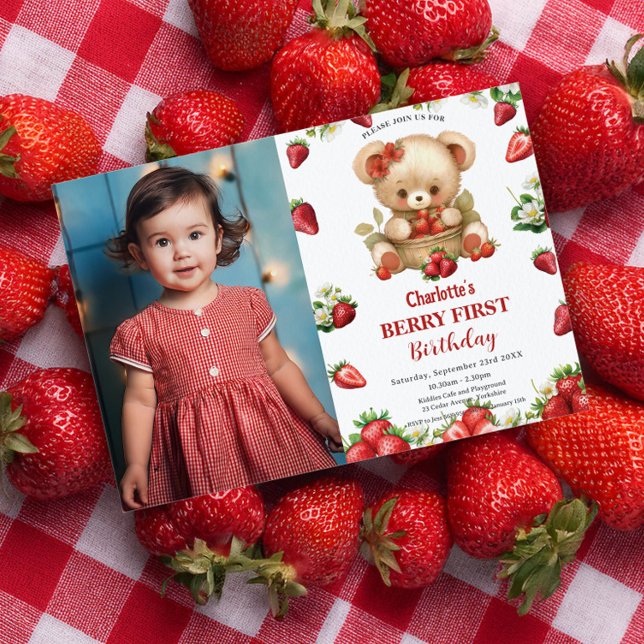 Jordgubbar Bear Berry Första födelsedag Foto Inbjudningar (Skapare uppladdad)