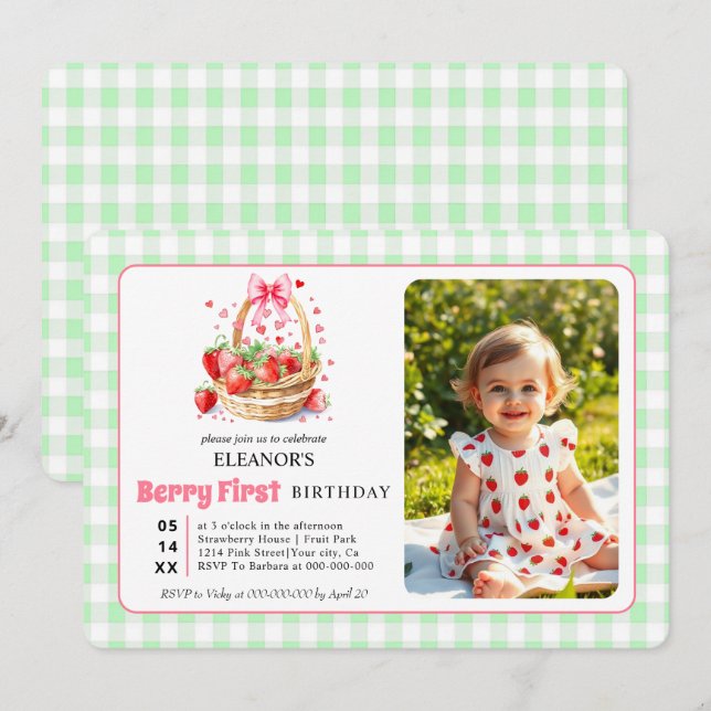 Jordgubbar och gingham Berry Första Födelsedags fo Inbjudningar (Fram/baksida)