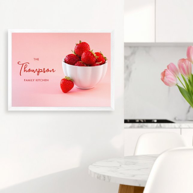 Jordgubbar på Rosa Photo Anpassningsbar Family Kit Poster (Please note: This image is a digital mockup. The product may not be in scale.)