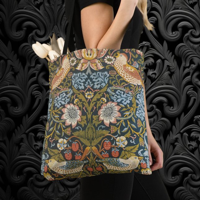 Jordgubbastöldarna av William Morris, Vintagekonst Tygkasse (Strawberry Thieves by William Morris, Vintage Victorian Art All-Over-Print Tote Bag)