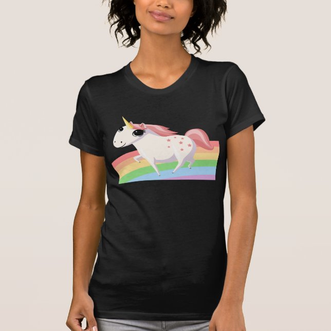 Jordgubbe unicornen på regnbågen tee shirt (Framsida)
