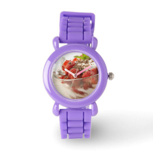 Jordgubbeefterrätt med ny yoghurt armbandsur