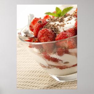 Jordgubbeefterrätt med ny yoghurt poster