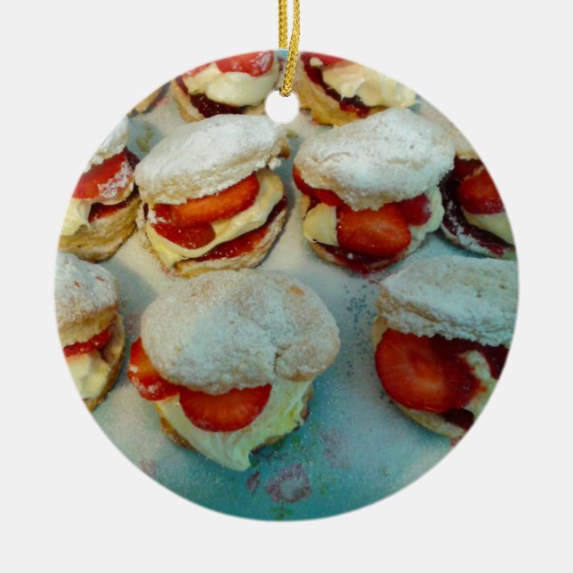 JordgubbeScones/tårtor Julgransprydnad Keramik (Framsidan)