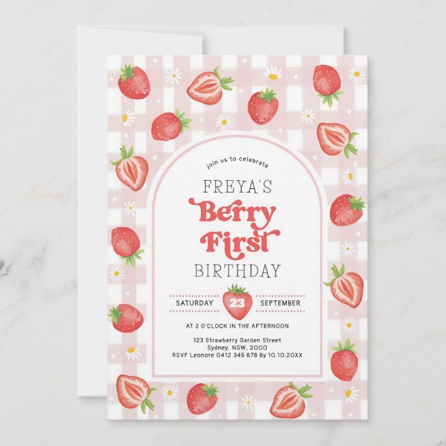Jordgubbs Berry Första Flicka 1-årsdag Inbjudningar (Framsida)