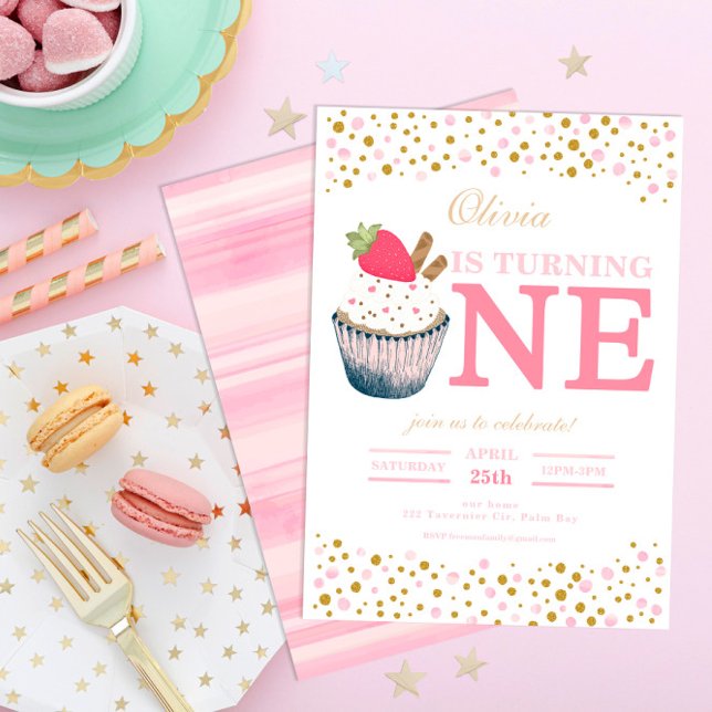 Jordgubbs Cupcake 1-års födelsedinbjudan – Söt Inbjudningar (Skapare uppladdad)