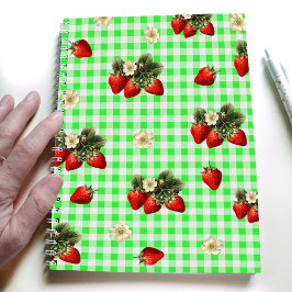 Jordgubbsdesign på grönt gingham enkel anteckningsbok
