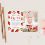 Jordgubbsflickans födelsedag Berry Mycket foto Tack Kort<br><div class="desc">Tack för födelsedagsfesten på temafältet för giftiga bär med ett kort med vattenfärgad illustration av jordgubbar med ditt foto. I texten står det: "Tack BERRY så mycket för att du kom till min party."</div>