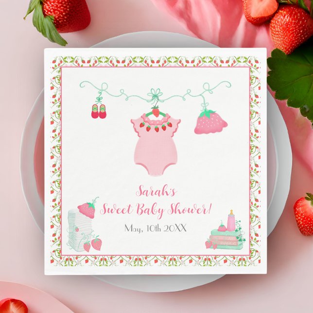 Jordgubbskläder i Baby med Mönster babyskal Pappersservett (Napkins adorned with strawberries, adding sweetness to every baby shower.)