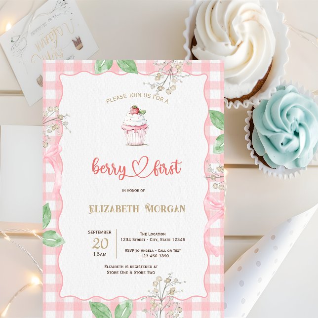 Jordgubbskläder i Ram Play Baby Shower Inbjudningar (Skapare uppladdad)