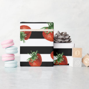 Jordgubbsmönstrad baby shower  presentpapper