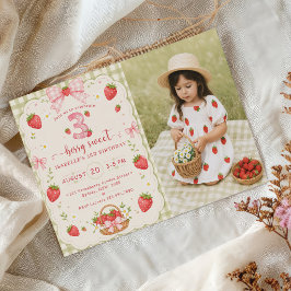 Jordgubbssött 3-årsdag Jordgubb Inbjudningar