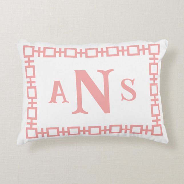 Jordgubbstorget Grekiska Nyckel Monogram Prydnadskudde (Framsidan)