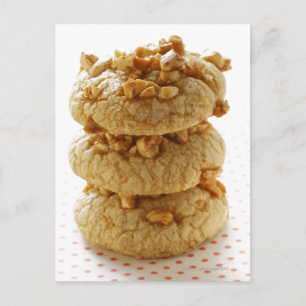 Jordnötscookies i en stapel vykort